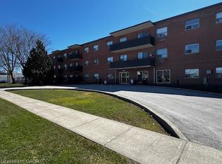 485 Thorold Rd #204, Welland, ON L3C3X1