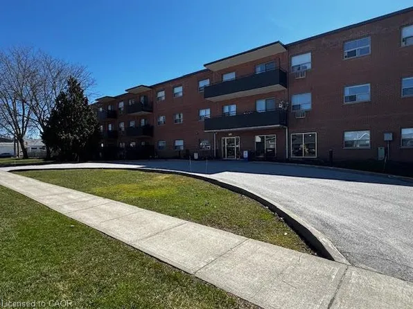 485 Thorold Rd #204, Welland, ON L3C 3X1