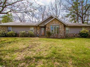 1118 Green Mountain Dr, Little Rock, AR 72211