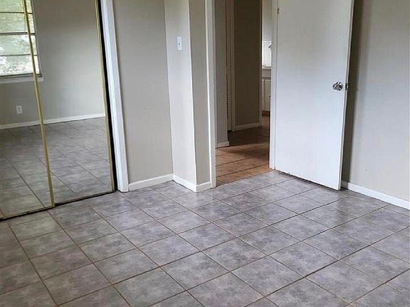 5th image of 1408 Deville St