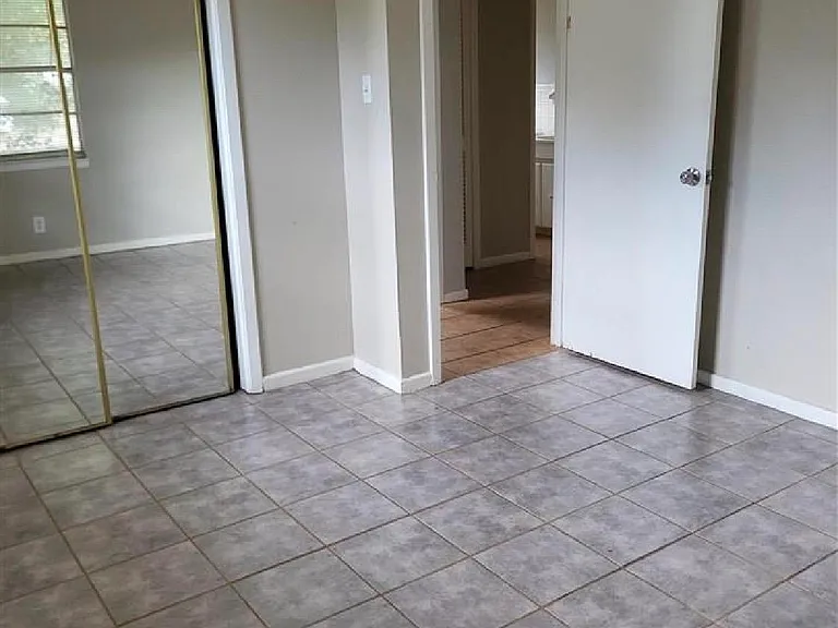 1408 Deville St — Photo 5