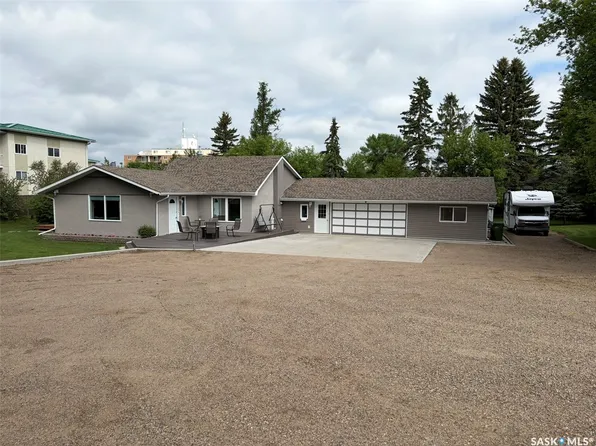 310 34th Street W, Prince Albert, SK S6V 8B8