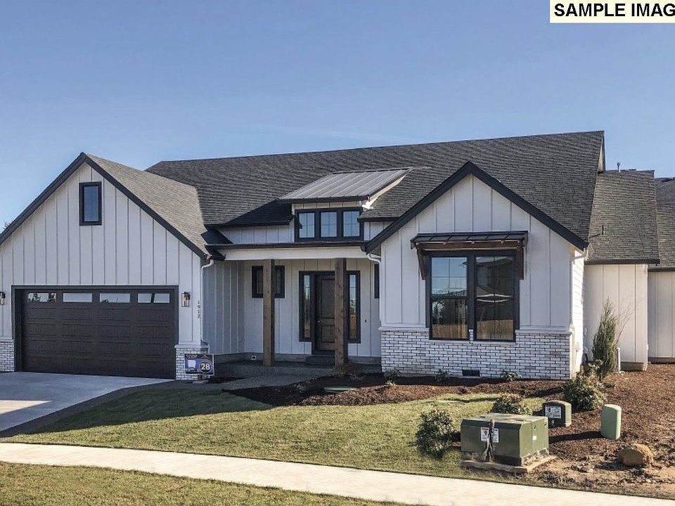 1st image of 6807 NE 223rd Cir