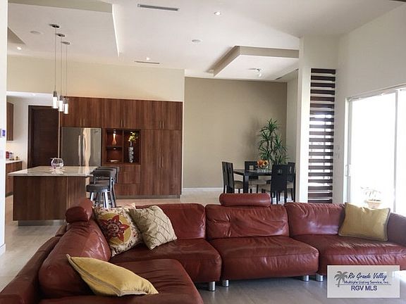 2nd image of 1445 Mesquite Grv