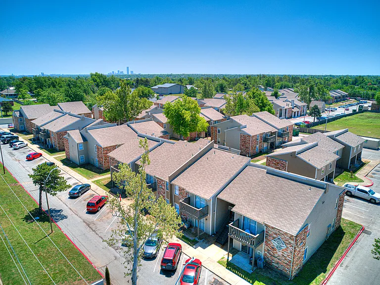 Diamond Trail Apartments — Photo 27