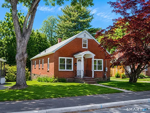 57 Pine St Photo 1
