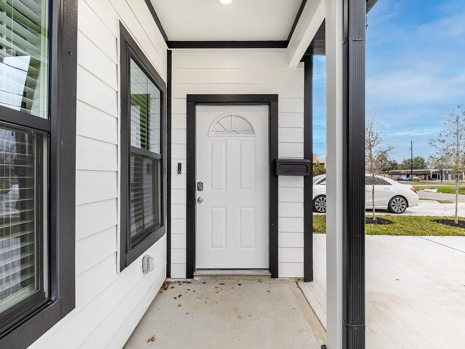 3 bed, 2.0 bath, 1150 sqft, $1,850 — Photo 2