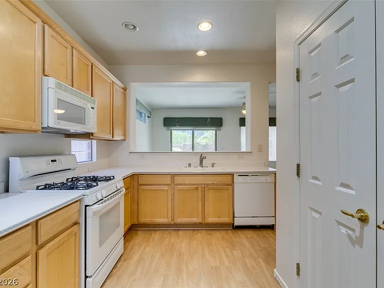 1864 High Mesa Dr — Photo 10