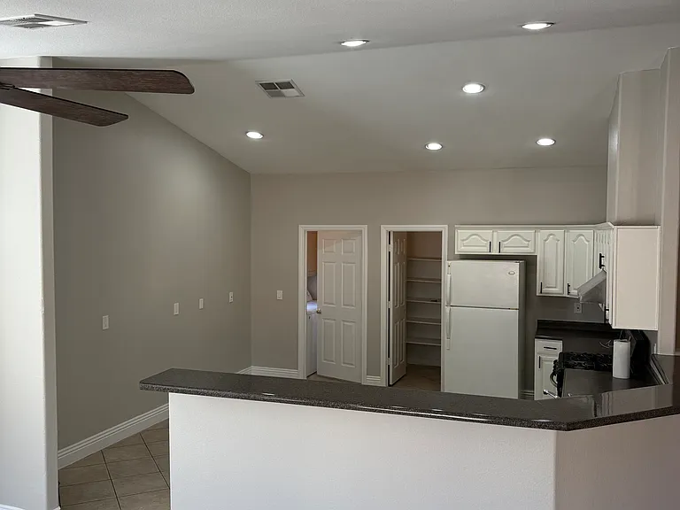 4820 Patterson Ave — Photo 11
