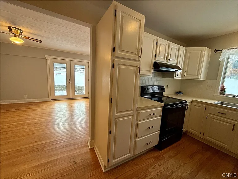 223 Cleveland Blvd — Photo 16