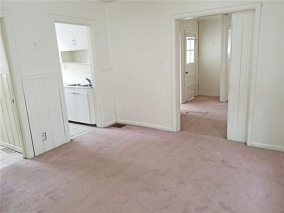 5th image of 142 Grand Ave