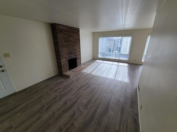 4th image of 322 Higate Dr
