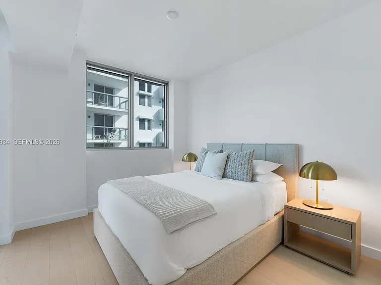 9221 E Bay Harbor Dr #412 — Photo 15