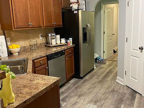 5th image of 138 Stockbridge Dr