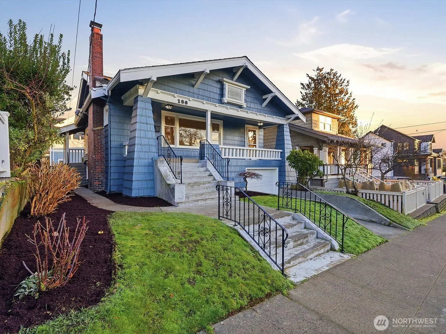 166 Newton Street photo 1
