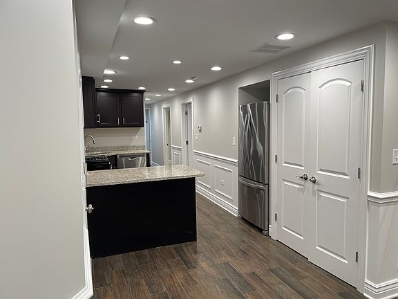 5th image of 3659 W Belle Plaine Ave #3