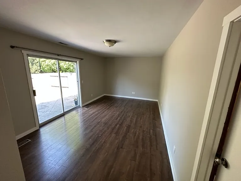 7535 206th Pl NE — Photo 5