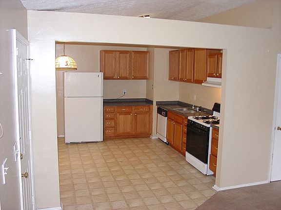 Kitchen (from livingroom)