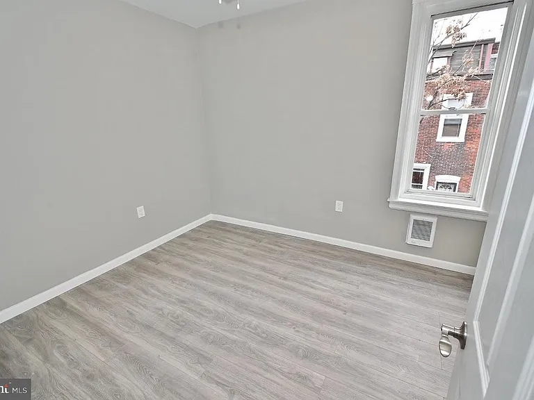 614 N Frazier St — Photo 15