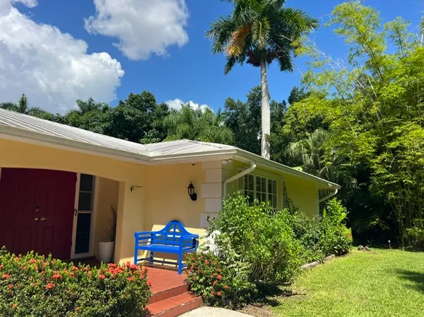 2625 Shriver Dr, Fort Myers, FL 33901