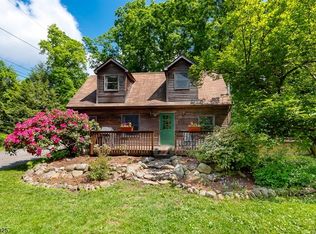 148 School House Rd, Oak Ridge, NJ 07438