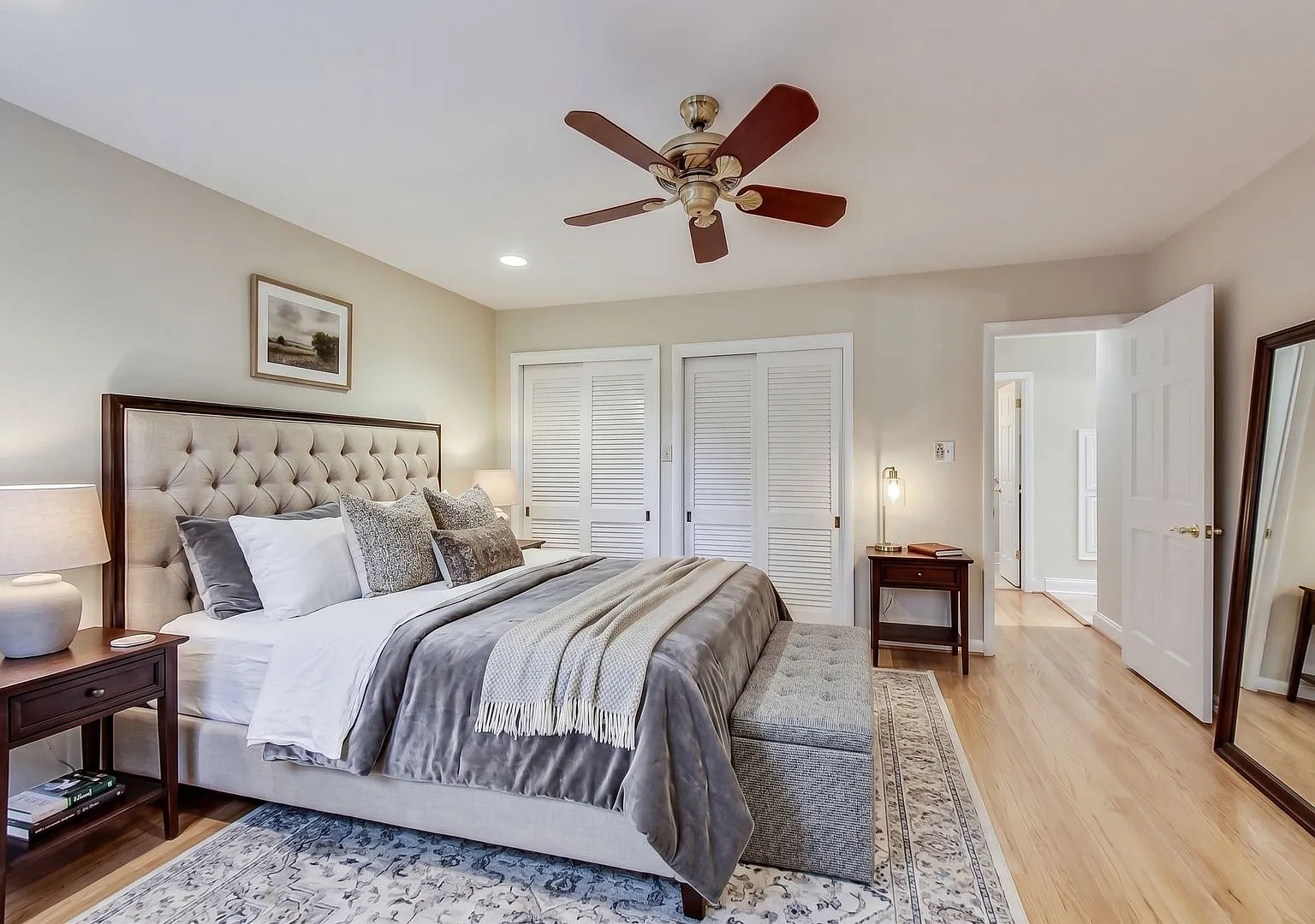 Spacious 3BR/3BA Retreat Backing to Nature in Quiet Silver Spring Cul-de-Sac — Photo 3