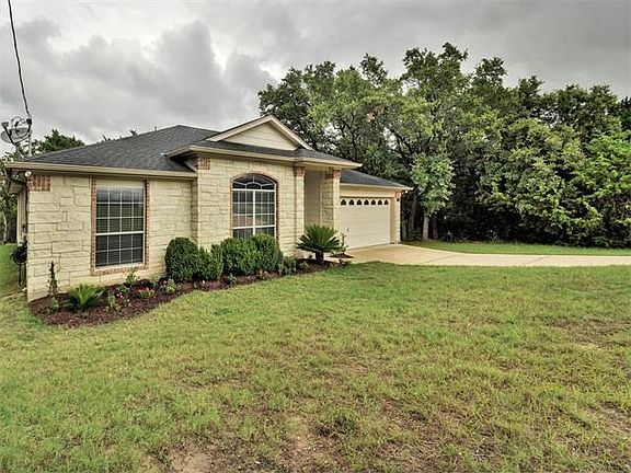 White Texas stone adds to the great curb appeal.