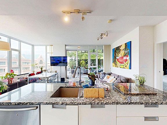 3rd image of 2080 Broadway W #865
