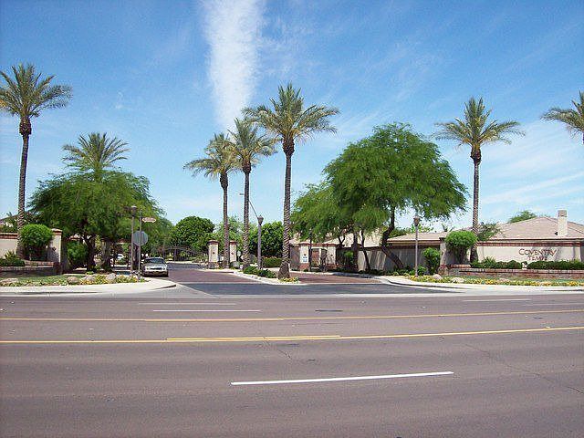 2nd image of 869 E Krista Way