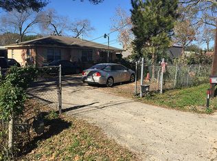 1719 Oak Tree Dr, Houston, TX 77080