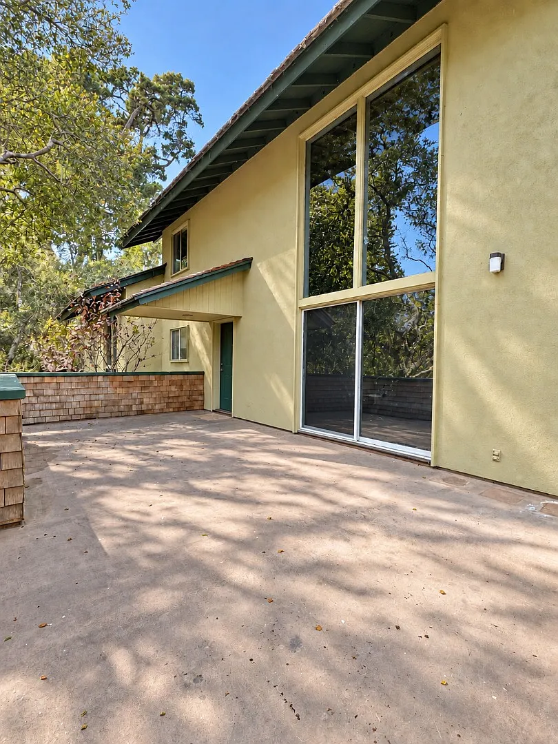 309 Mar Vista Dr — Photo 1