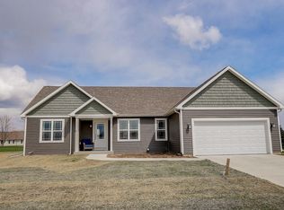 N612 Westview Dr, Oconomowoc, WI 53066