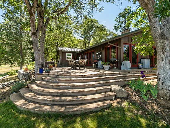4th image of 4951 Glen Echo Way