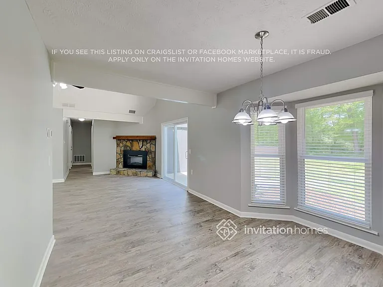 3363 Hollyridge Trl SW — Photo 5