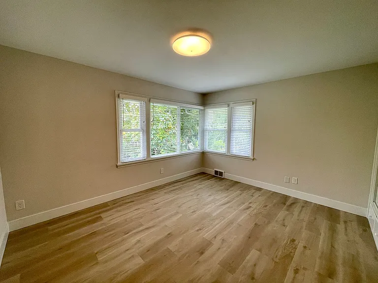 7605 Sunset Cir W — Photo 15