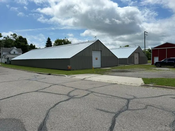350 N Jackson St, Lapeer, MI 48446