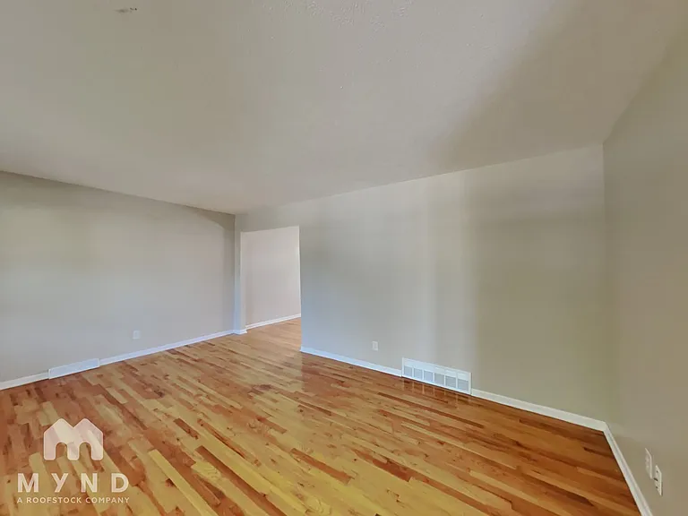 5621 Oakmont Dr — Photo 10
