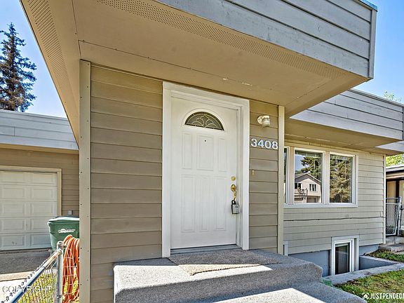 3rd image of 3408 Wyoming Dr
