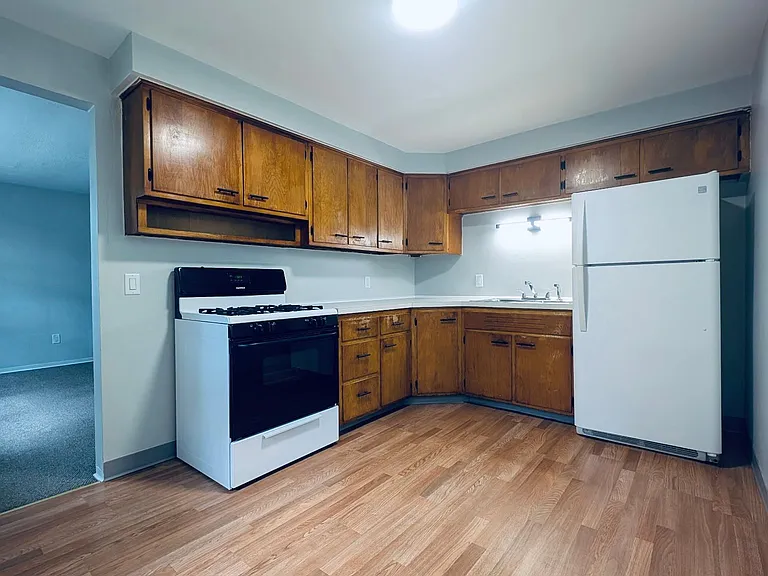 371 Indian Church Rd #4 — Photo 1