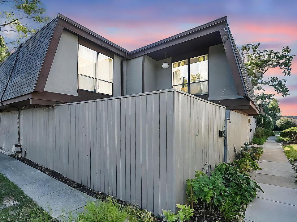 1st image of 5495 Worthington Forest Pl E