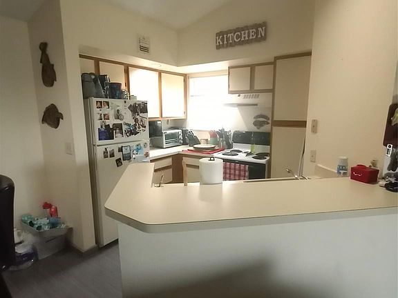 5th image of 3430 Pinewalk Drive #622