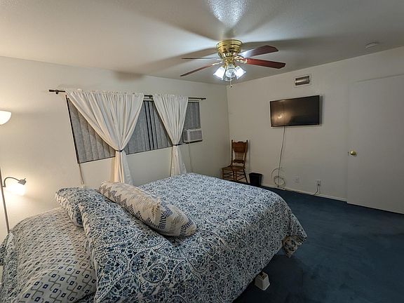 3rd image of 3212 E Oak Knoll Dr
