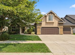 370 S Schober Loop, Nampa, ID 83686