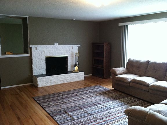 3rd image of 10201 89th Ave SW