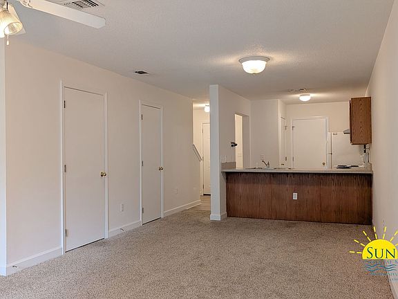 5th image of 102 Duloft St