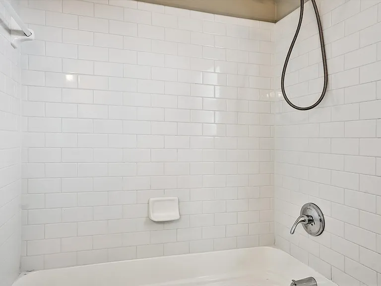 324 Carlyle Park Dr #1 — Photo 15