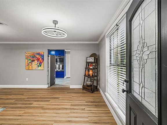 3rd image of 1518 CREST AVENUE