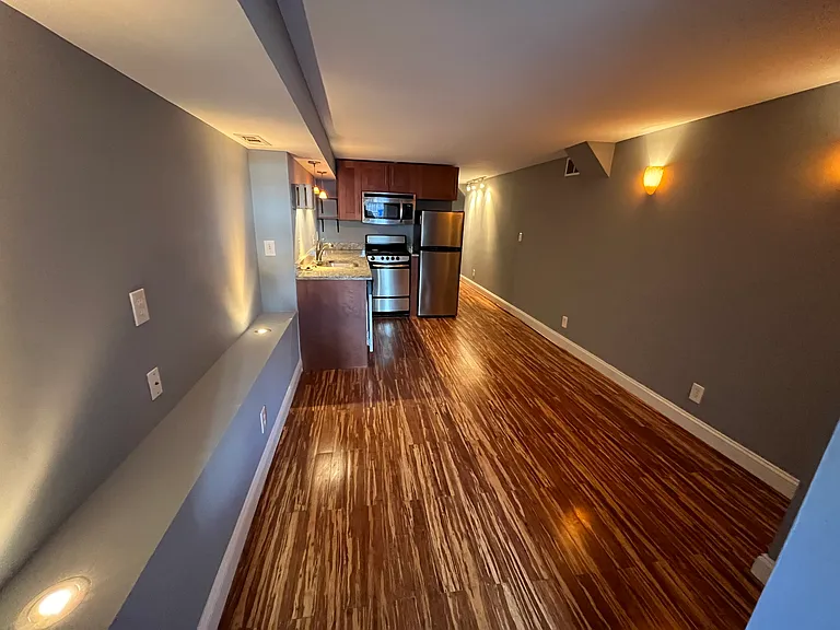 1645 Covington St #B — Photo 2