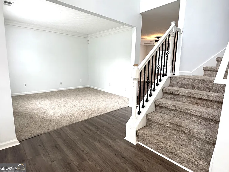 2121 Silva Ct — Photo 3