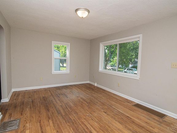 2nd image of 2213 Carolina St